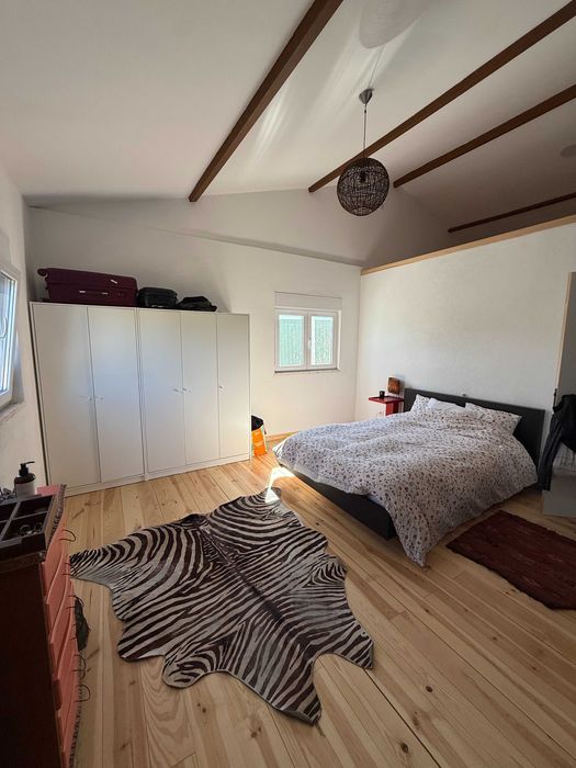ALUGO casa T2 com jardim em Fernão Ferro de Novembro a Junho