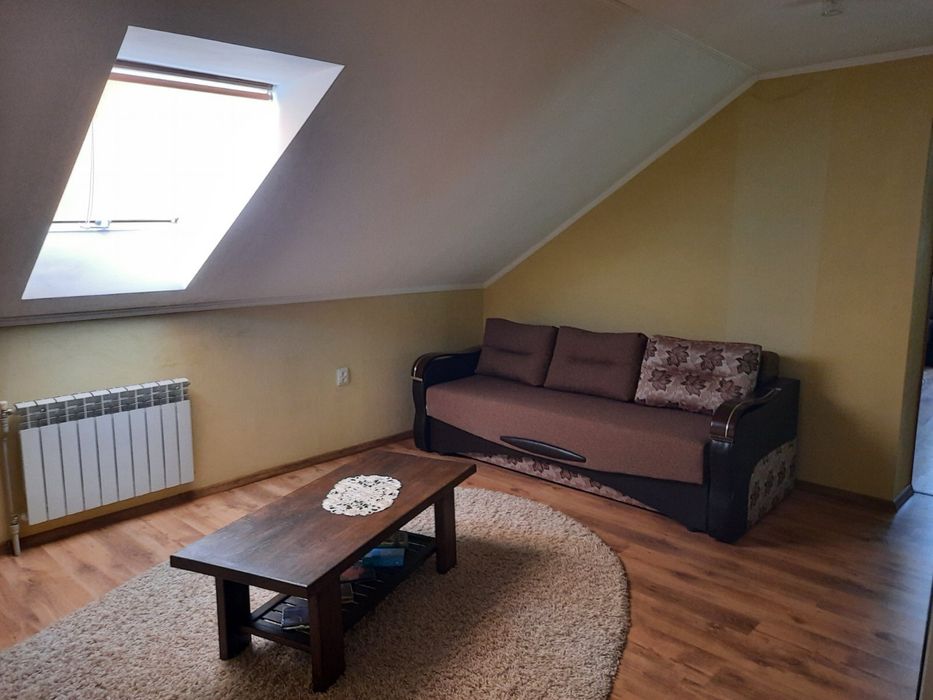 Продається просторий будинок з прибудовон(окремий вхід)