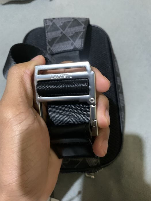 Bolsa monograma da Lacoste de cintura