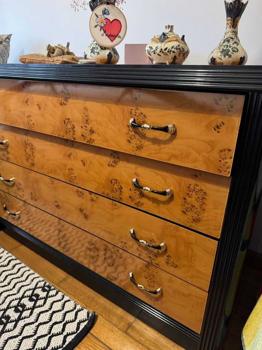 Mobila de quarto casal com 2 mesinhas e comoda