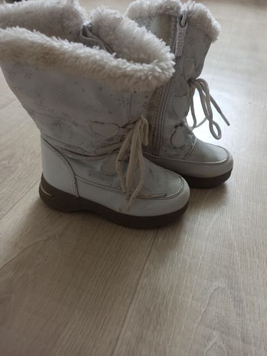 Віддам безкоштовно 24 розмір