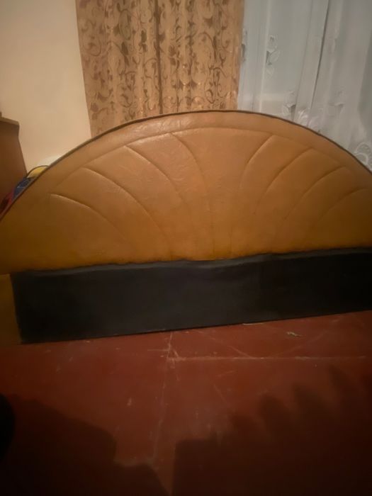 Узголовє до дивана