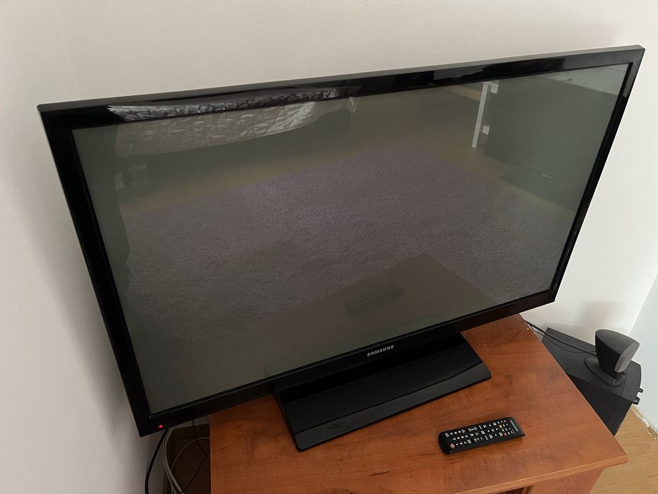Samsung 43” Plasma HDMI USB ++