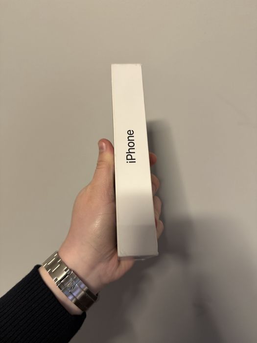 Apple iPhone 16 Pro 256Gb. ( Black Titanium )
