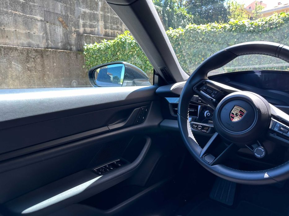 Porsche Taycan Cross Turismo — fotografia 11