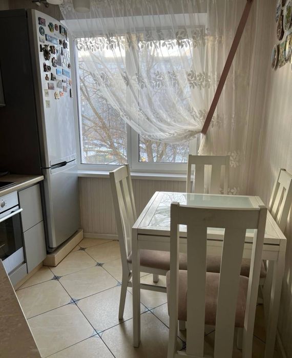 Продаж 3-кімнатної квартири, вул. Героїв Крут