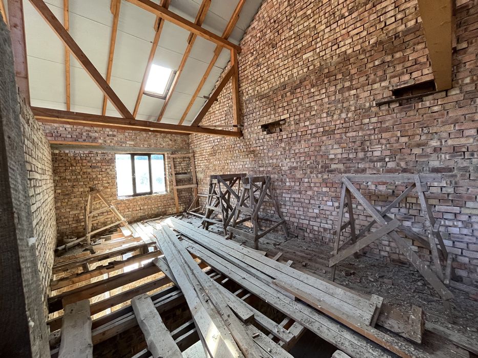 Продаж будівлі в центрі Яремче