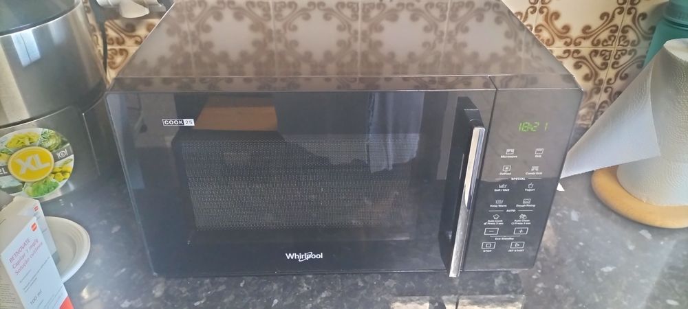 Microondas Whirlpool Cook 25
