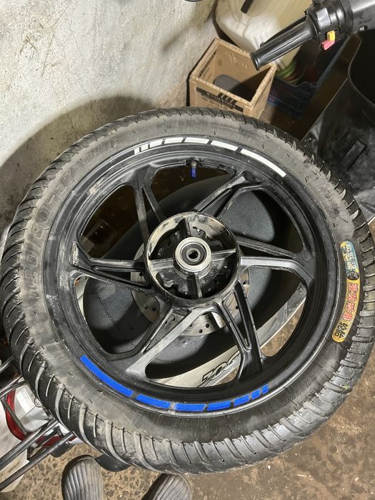 Резина SHIHFA  на Мото 120/80/17 в хорошому стані