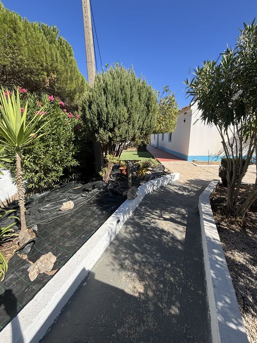 Limpeza de terrenos e construcao de jardins