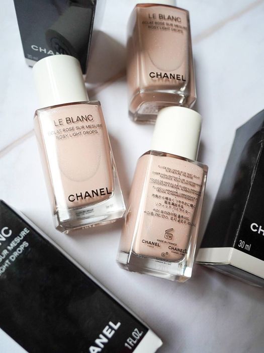 Рідкий хайлайтер сяюча база Chanel Rosy Light Drops Le Blanc