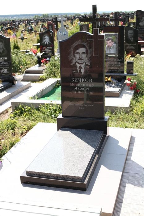 Виготовлення пам'ятників