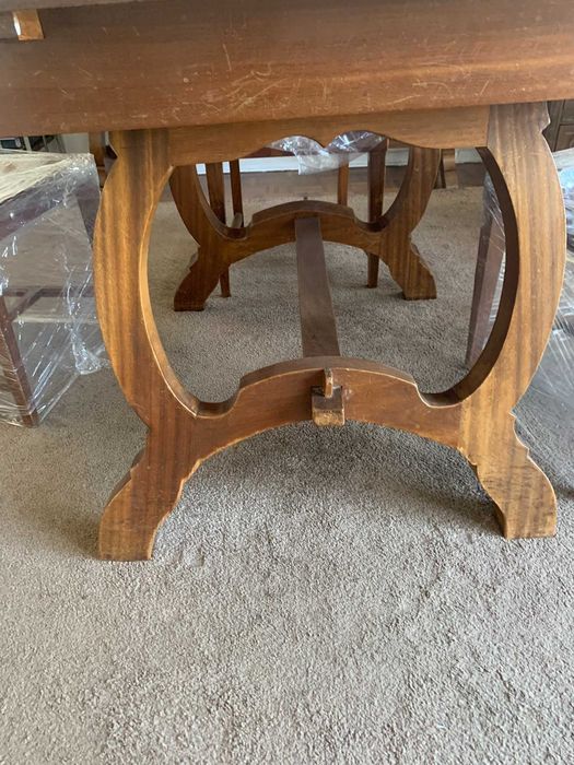 Conjunto de Sala de Jantar Rústica: Mesa Extensível + 6 Cadeiras em Madeira e Couro Lavrado