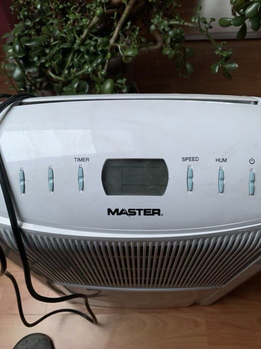 Osuszacz powietrza Master DH 716