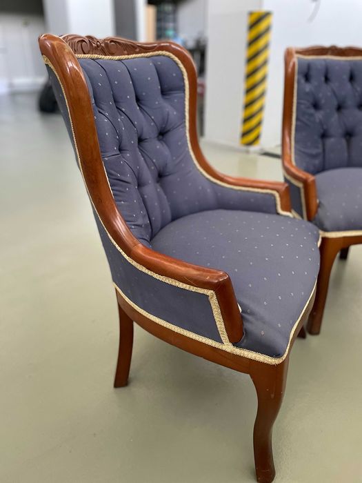 2 Cadeirões Clássicos