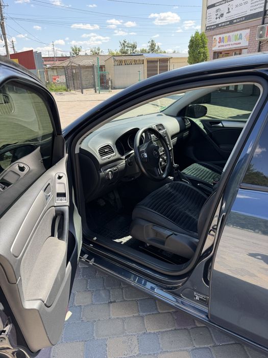 Volkswagen Golf VI