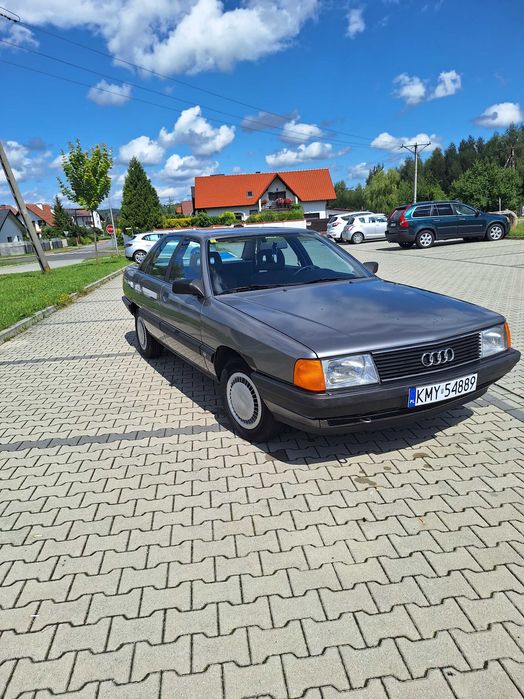 Audi 100