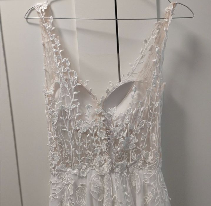 Elegancka suknia ślubna S