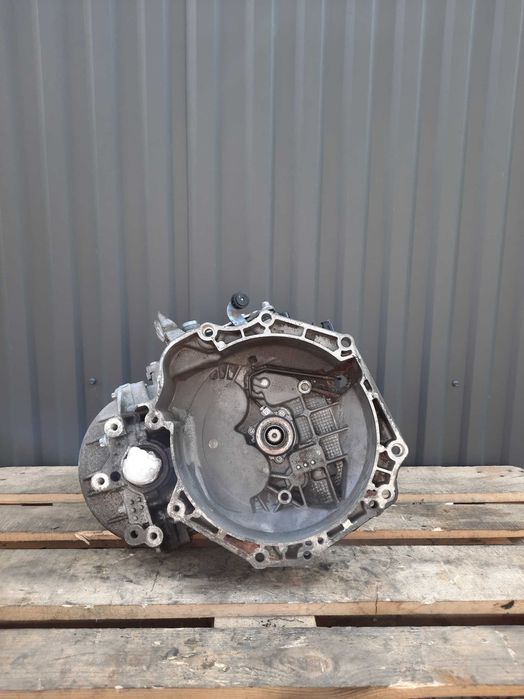 Коробка передач Opel Astra J GTC 1.7 cdti 55575539
