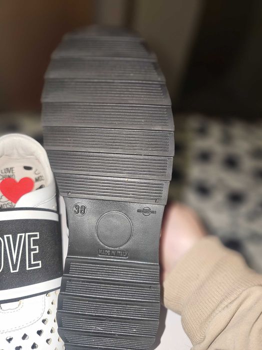 Sapatilhas moschino novas