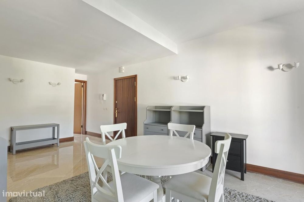 Apartamento T2 com jardim, Estoril, Cascais