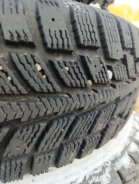 Продам резину 195/65/15 зима