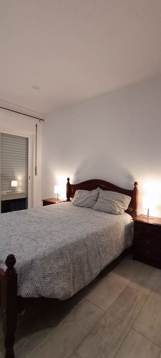 Quarto em Alhos Vedros com cama de casal