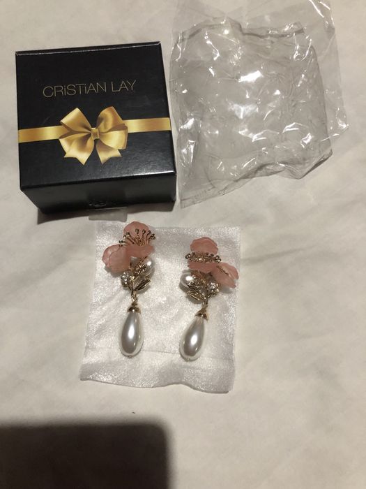 Brincos novos de cerimonia