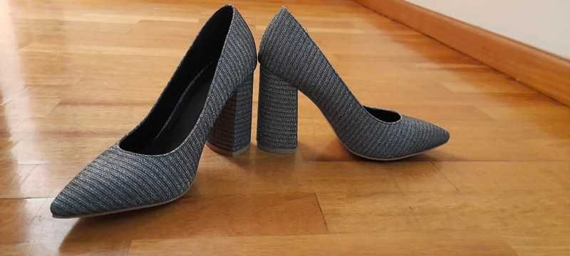 Sapato Tacão Prateado