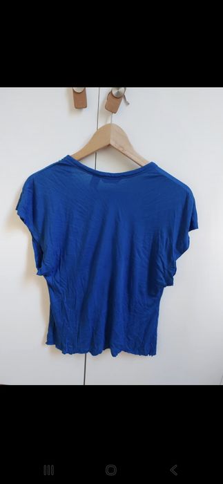 Blusa azul eletrica