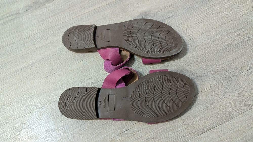 Шкіряні шльопанці 42