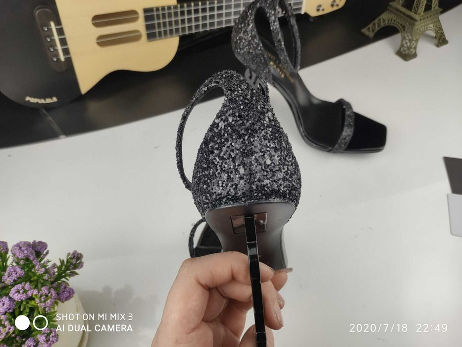 YSL Szpilki pobranie