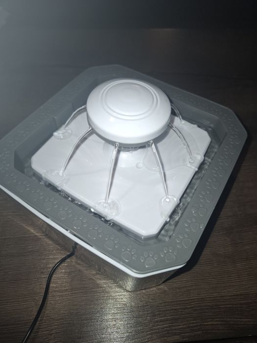 Поилка для животных Pet Water FOUNTAIN Автоматическая поилка - фонтан