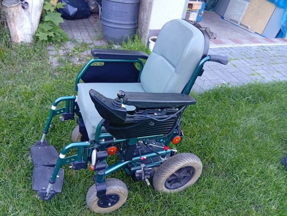 Wózek inwalidzki elektryczny