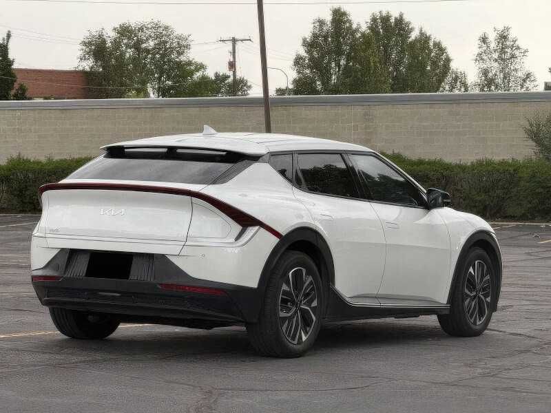 2022 Kia EV6 Light