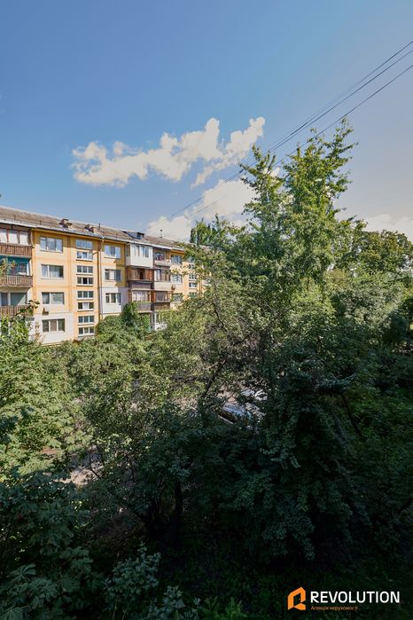 Без% , продаж 1 кімнатної квартири Бульвар Верховної Ради 18а, метро