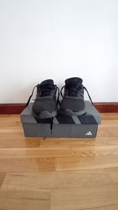 adidas lite racer 2.0 black 
size 42 
estado: muito bom ( deixaram me