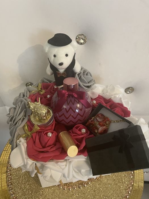 Prezent box biżuteria żel pod prysznic świeczka pomadka okazja