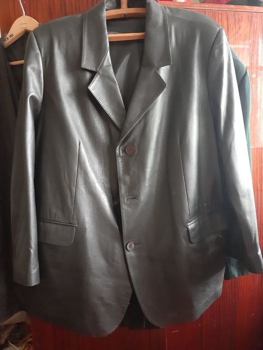 Костюми класичні, піджак шкіряний