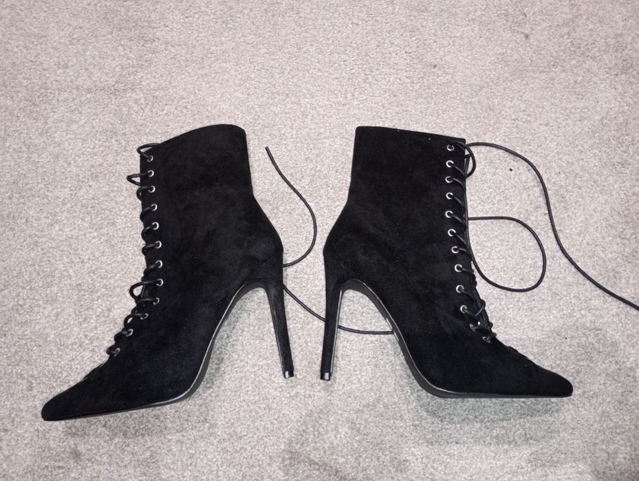 Nowe szpilki czarne Boohoo 6 39 wiązane