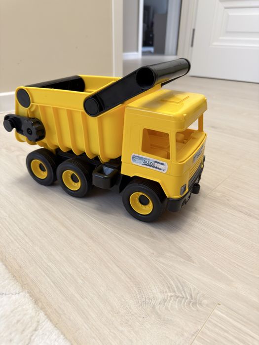 Продам машину гарний стан