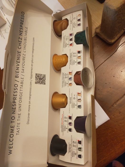 Máquina de café NESPRESSO CITIZ nova, com garantia