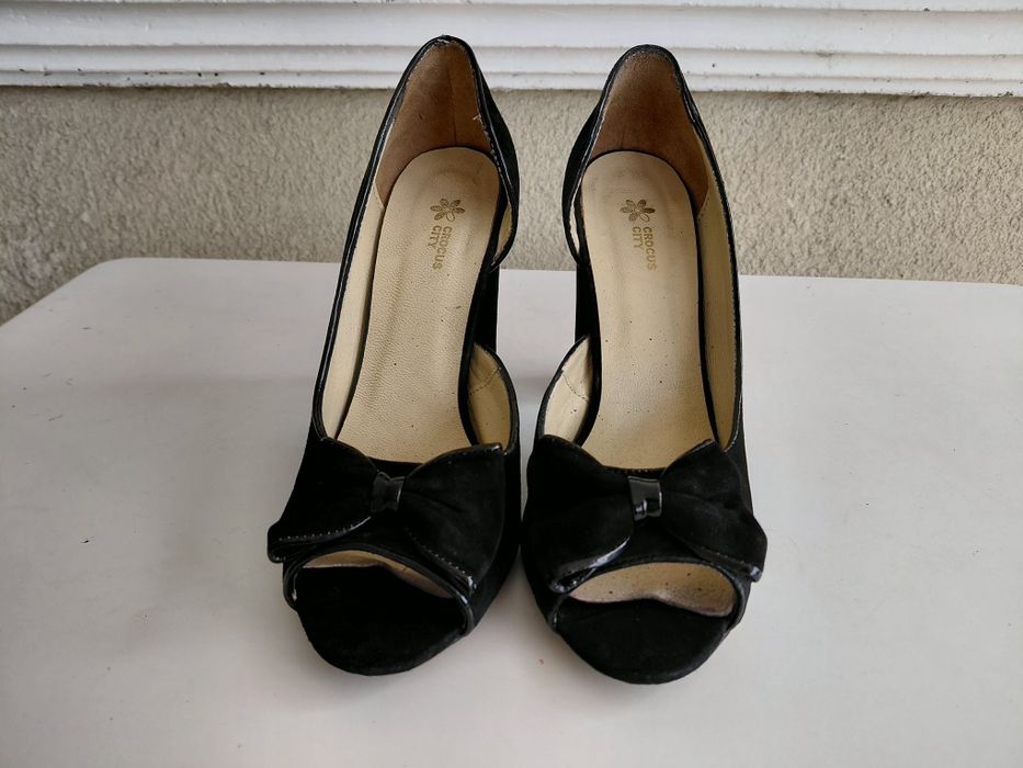 Подарую жіночі босоніжки