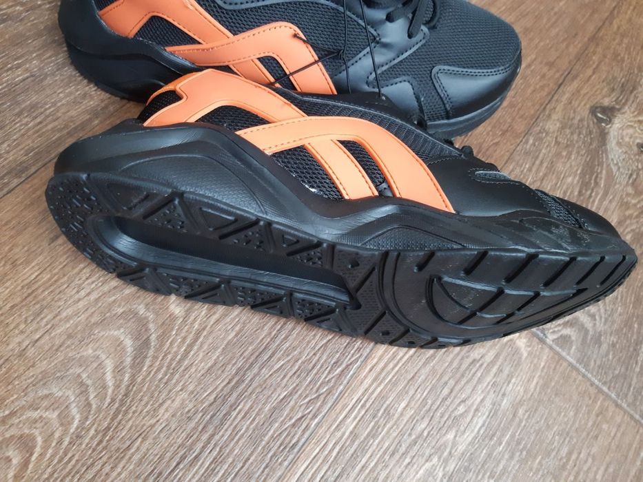 Кроссовки  Кросівки SinSay