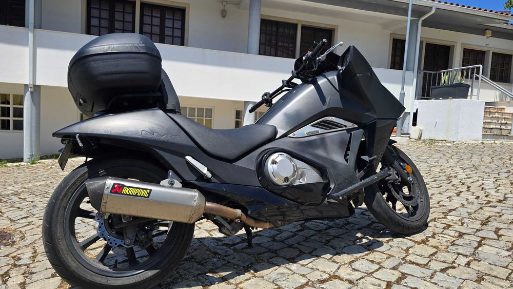 Mota Honda 750 cc NM4 VULTUS
