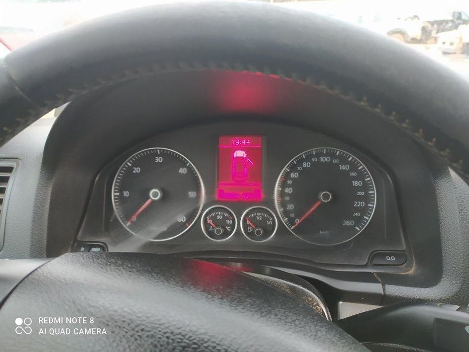 Guarda-Lamas Frente Direito Volkswagen Jetta