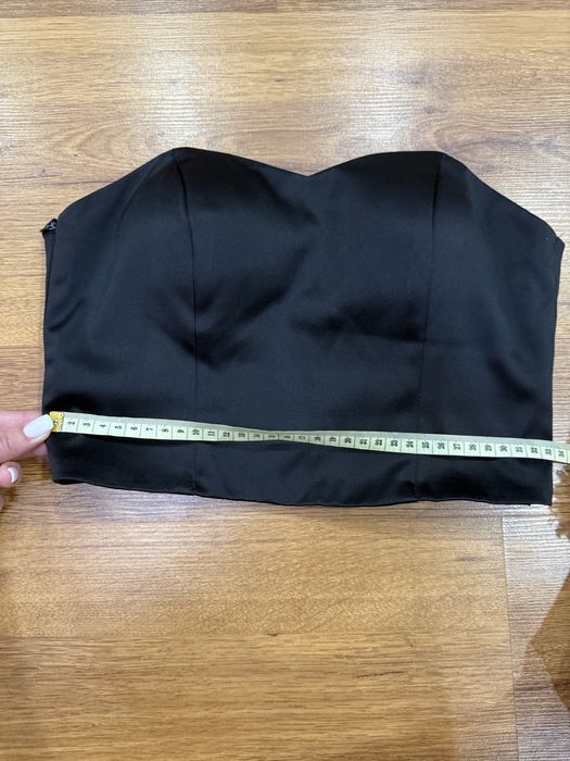 Святковий атласний топ.Чорного кольору.