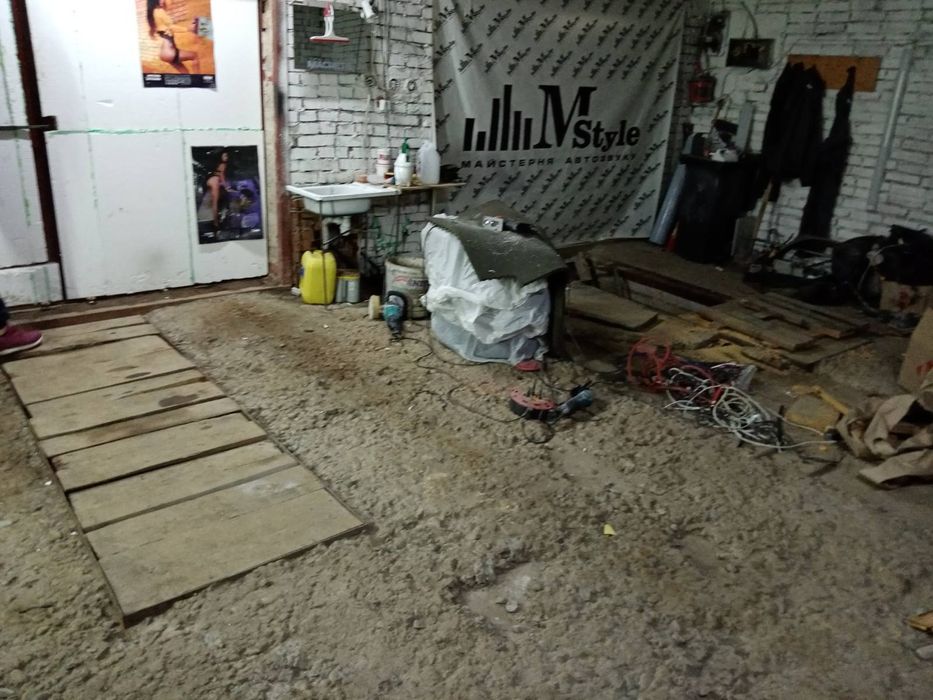 Терміново Продам два спарених гаража,приватизовані ,цегляні,ГБК 16