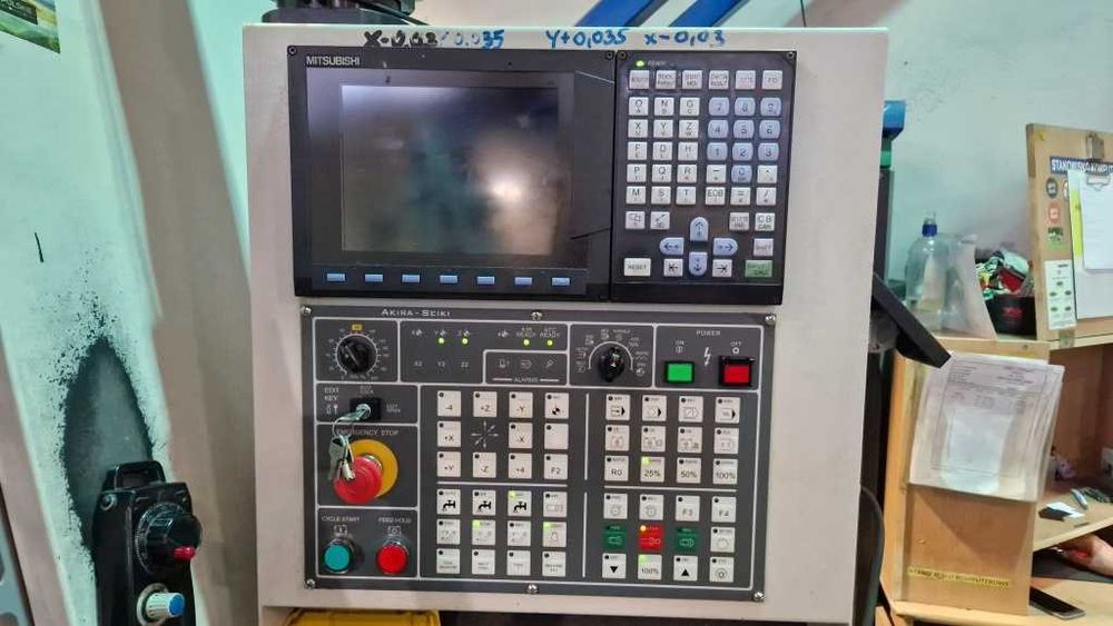 Frezarka AKIRA V5XP cnc