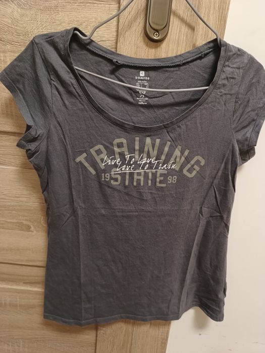 Damska szara bluzka koszulka na krótki rękaw t-shirt z napisem